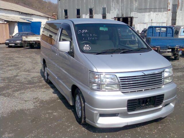 Nissan () Caravan Elgrand:  