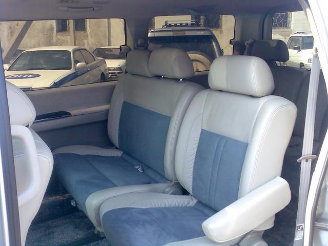 Nissan () Caravan Elgrand:  