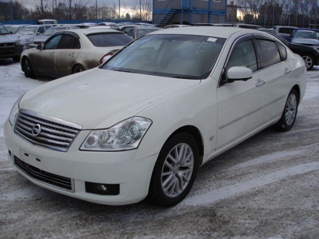Nissan () Fuga I (Y50):  
