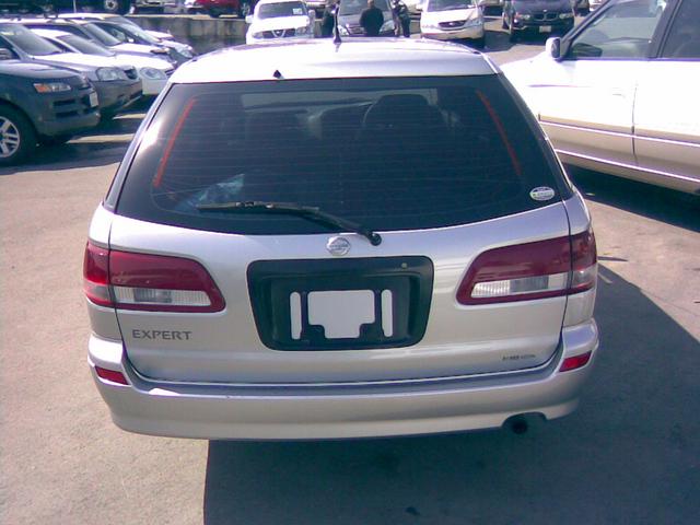 Nissan () Expert:  