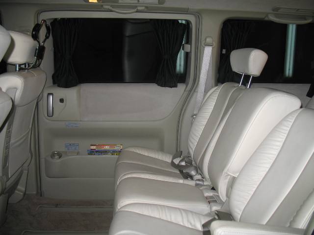 Nissan () Elgrand II (E51):  