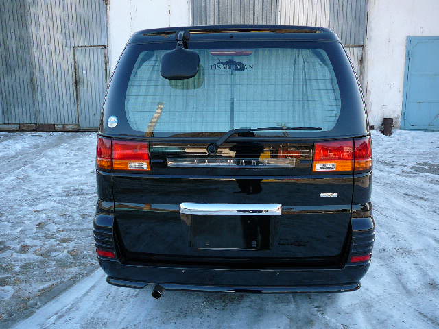 Nissan () Elgrand I (E50):  