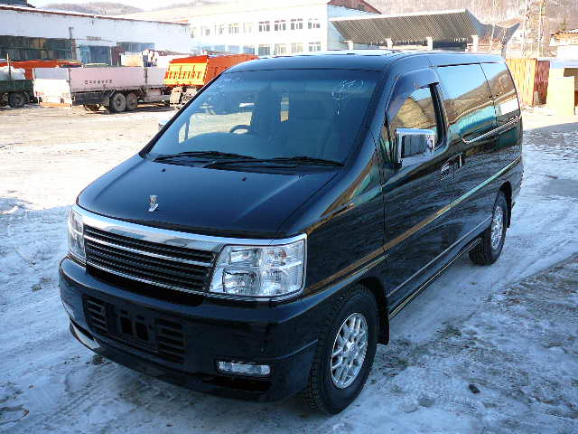 Nissan () Elgrand I (E50):  