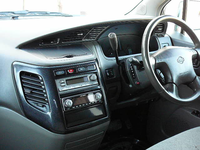 Nissan () Elgrand I (E50):  