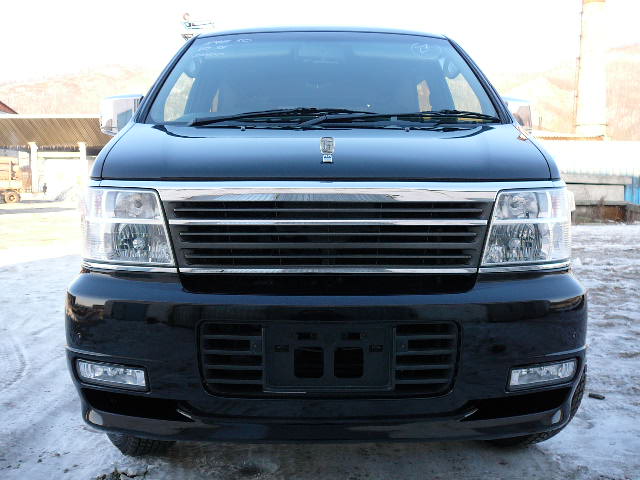 Nissan () Elgrand I (E50):  