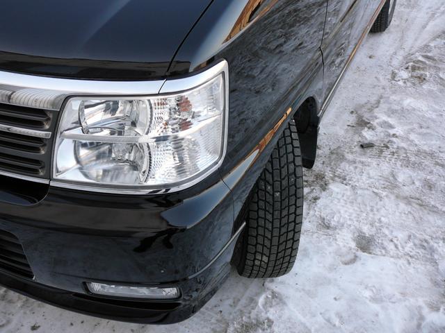 Nissan () Elgrand I (E50):  