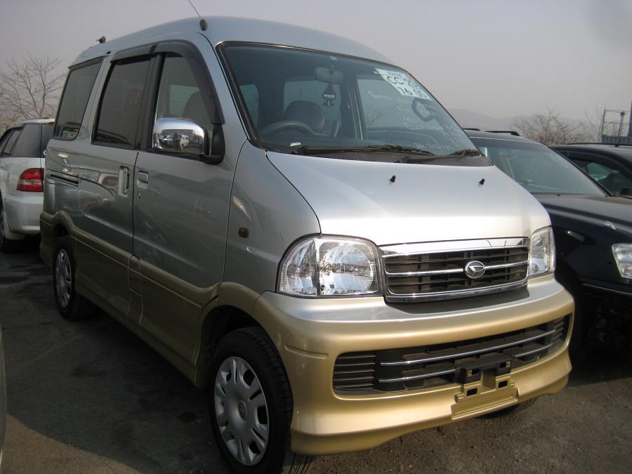 Daihatsu () Atrai7:  
