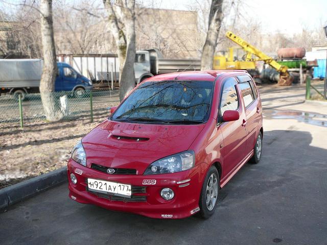 Daihatsu () YRV:  