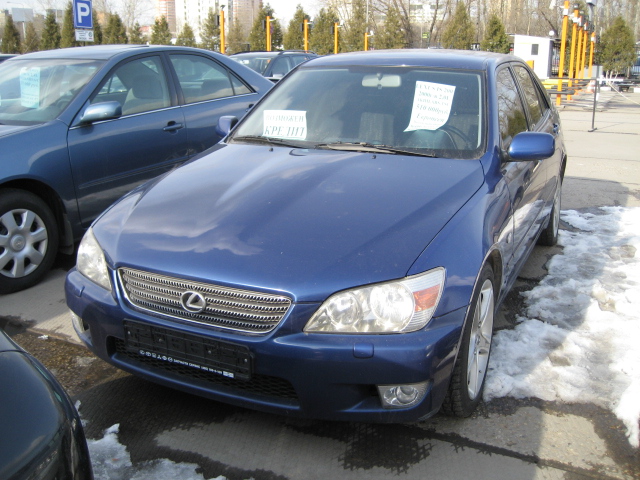 Lexus () IS I (E10):  