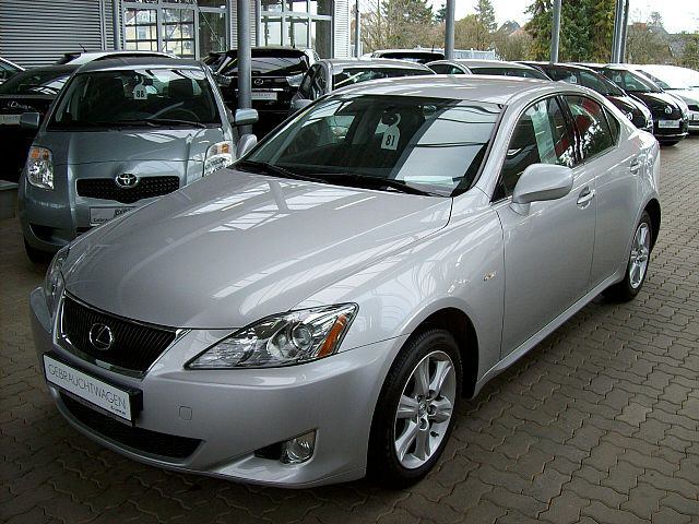 Lexus () IS II (E20):  