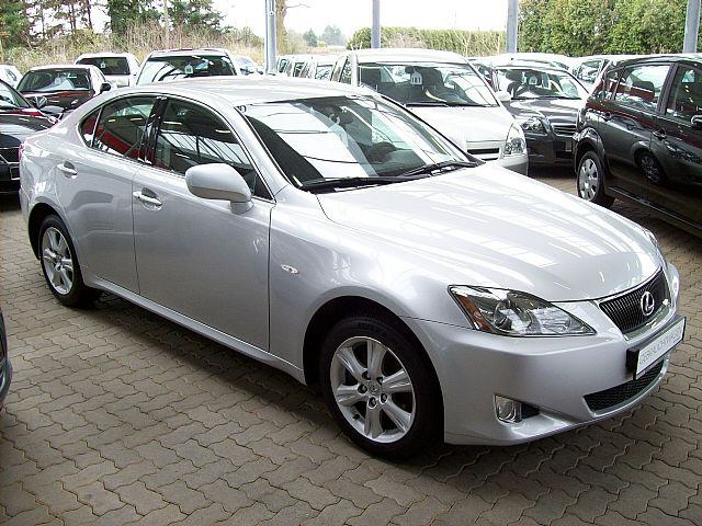Lexus () IS II (E20):  