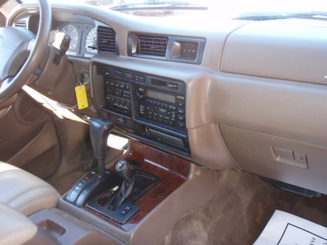 Lexus () LX I (J80):  