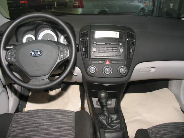 Kia () Ceed I (ED):  