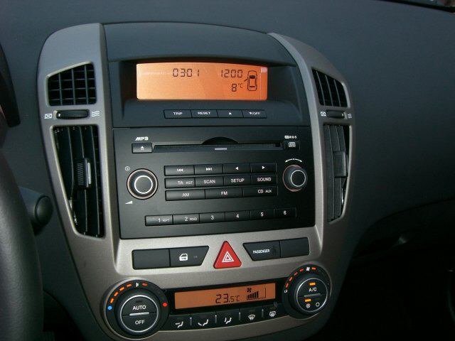 Kia () Ceed I  (ED):  
