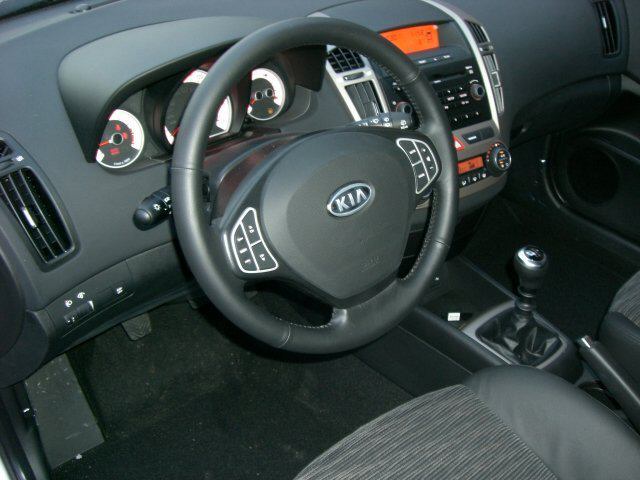 Kia () Ceed I  (ED):  