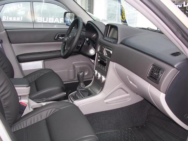 Subaru () Forester II:  