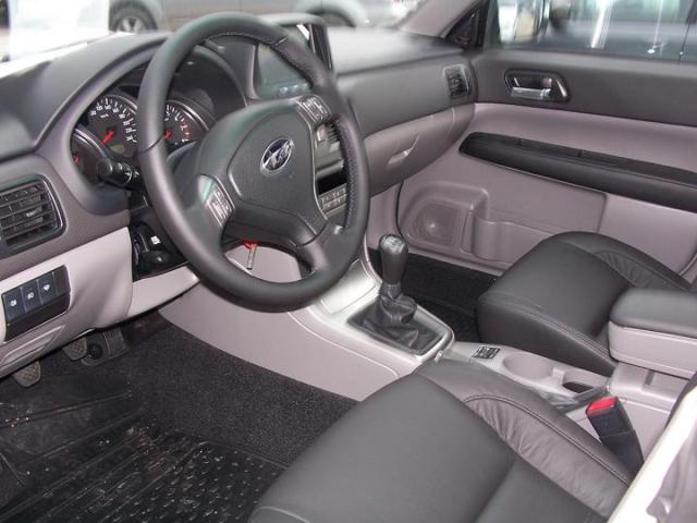 Subaru () Forester II:  