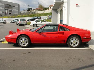 Ferrari () 208 GTS Turbo:  