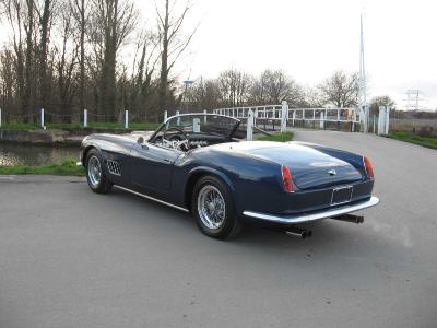 Ferrari () 250 GT LWB California Spider:  