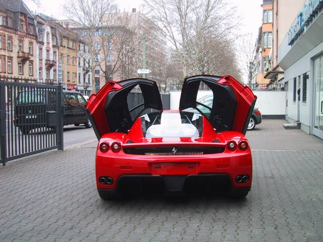 Ferrari () Enzo:  