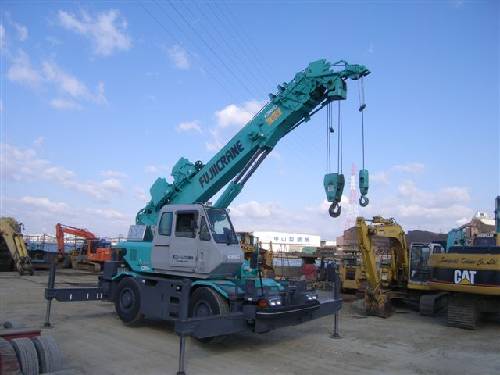 Kobelco () RK160-3:   