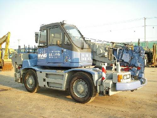 Komatsu () LW100M-1:   