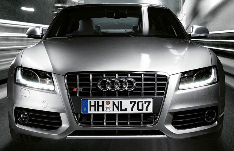 Audi () S5:  