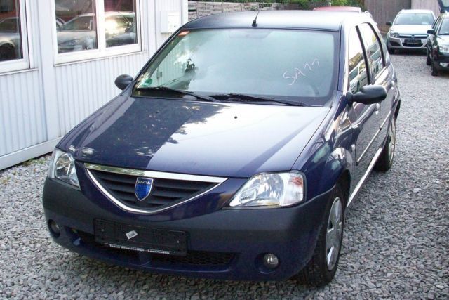 Dacia () Logan:  