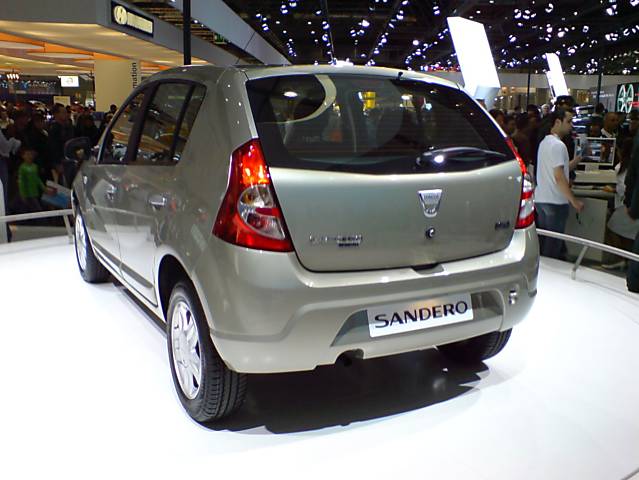 Dacia () Sandero Stepway:  