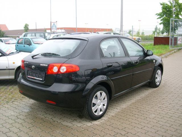 Daewoo () Lacetti (KLAN):  