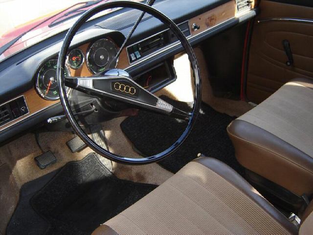 Audi () 60L:  