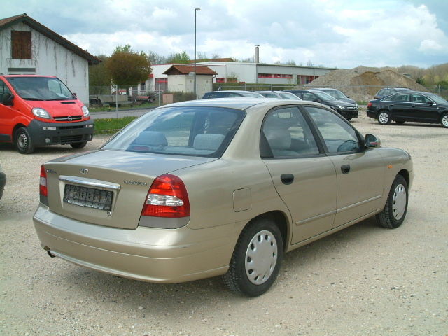 Daewoo () Nubira  (KLAJ):  