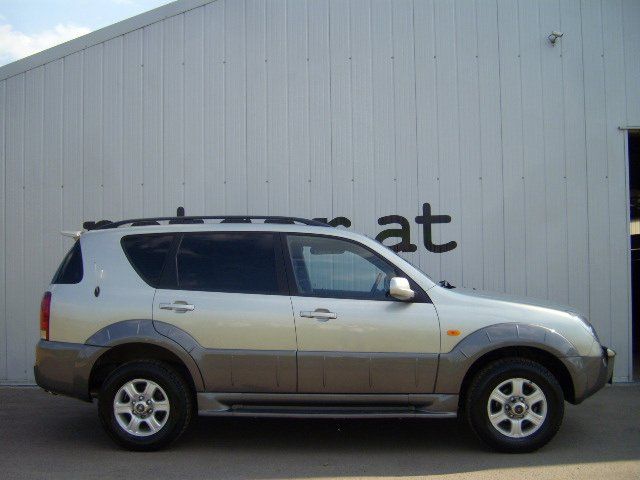 Daewoo () Rexton:  