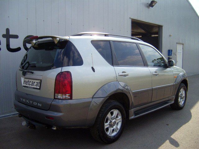 Daewoo () Rexton:  