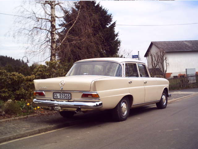Mercedes Benz () Heckflosse (W110):  