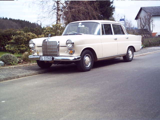 Mercedes Benz () Heckflosse (W110):  