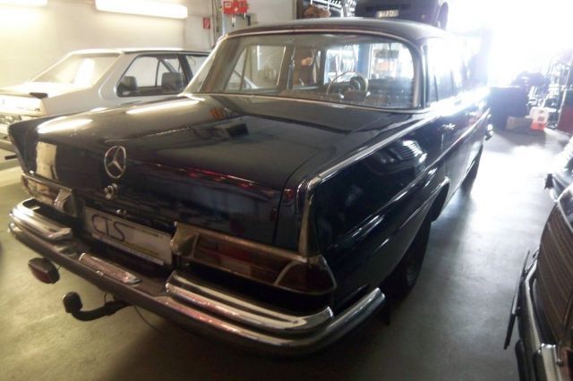 Mercedes Benz () Heckflosse (W111):  