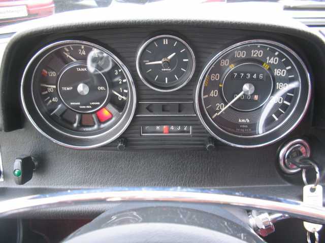 Mercedes Benz () 8 (W114):  