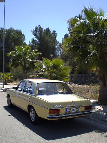 Mercedes Benz () 8 (W115):  