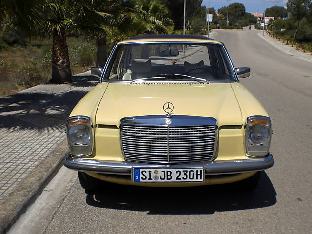 Mercedes Benz () 8 (W115):  