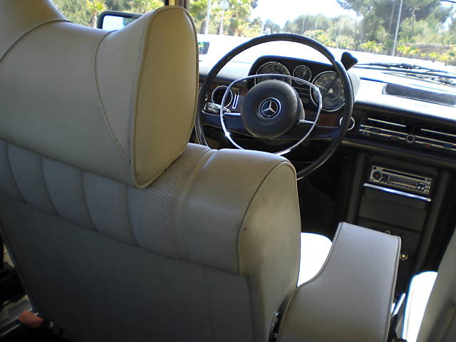 Mercedes Benz () 8 (W115):  