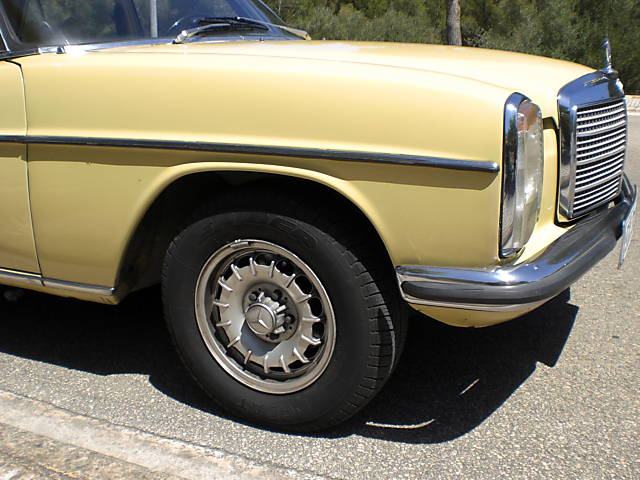 Mercedes Benz () 8 (W115):  