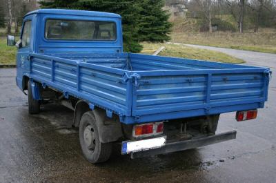 Mercedes Benz () 100  (631):  