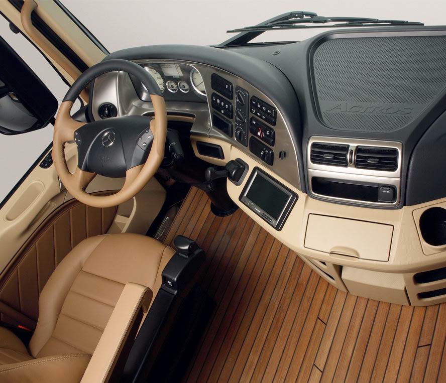 Mercedes Benz () Actros Cruiser 1860 LS concept truck (2005):  