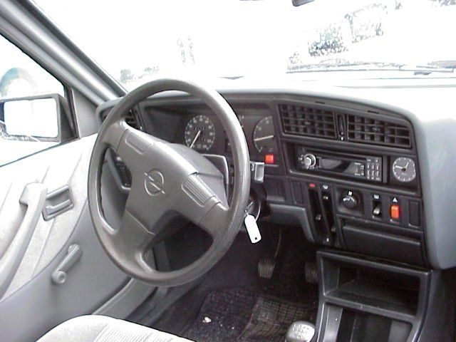Opel () Ascona C (81_, 86_, 87_, 88_):  