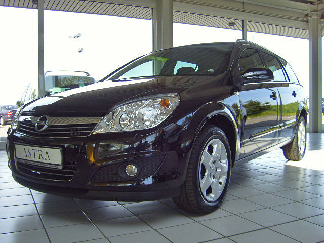 Opel () Astra H caravan (L35):  