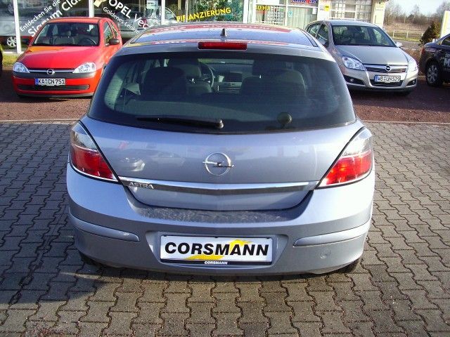 Opel () Astra H hatchback (L48):  
