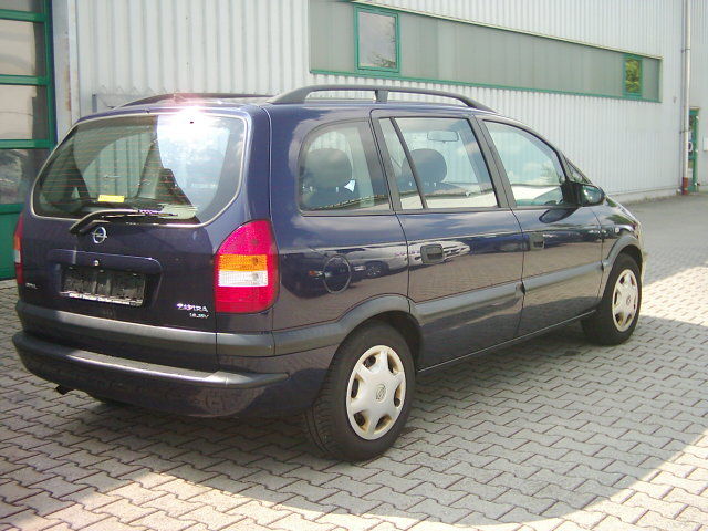 Opel () Zafira A (F75_):  