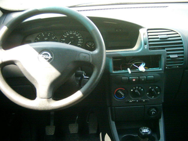 Opel () Zafira A (F75_):  