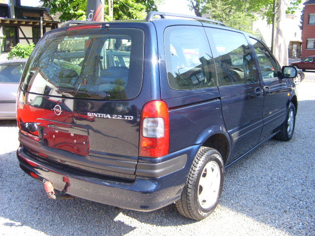 Opel () Sintra:  